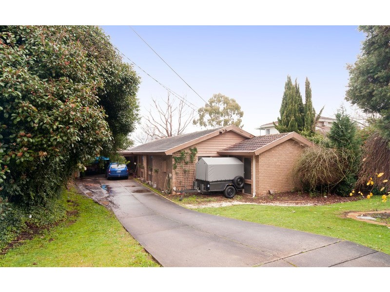 16 Shadowplay Road, Mooroolbark VIC 3138