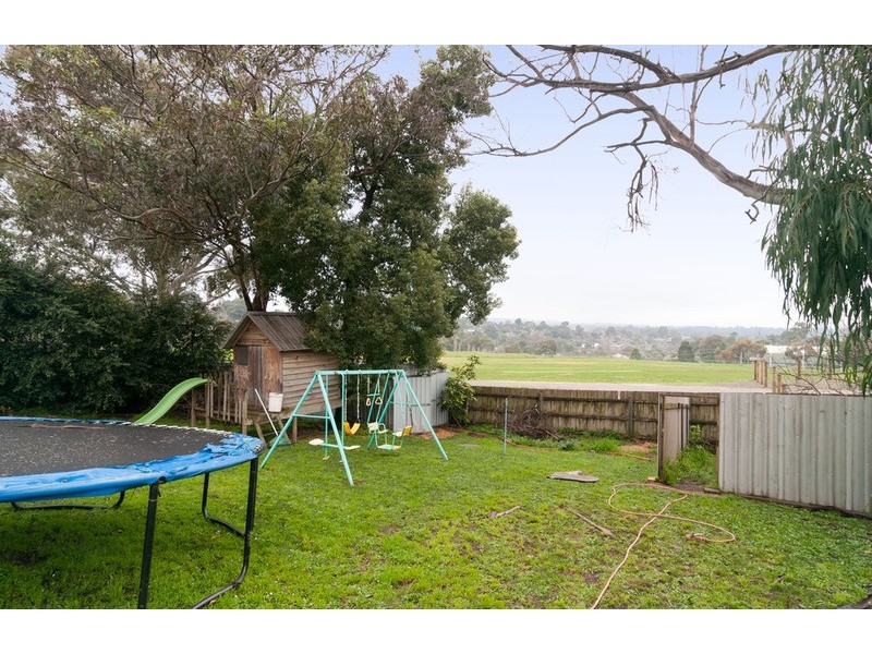 16 Shadowplay Road, Mooroolbark VIC 3138