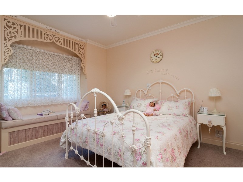 18 Henry  Street, Woori Yallock VIC 3139