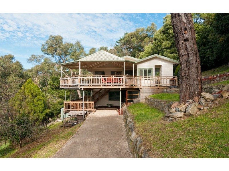 19 Thomas  Crescent, Lilydale VIC 3140