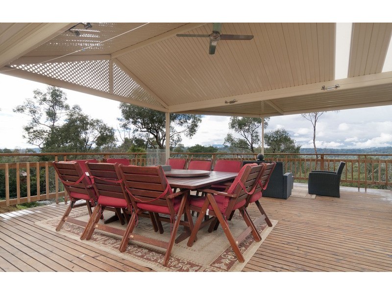 19 Thomas  Crescent, Lilydale VIC 3140