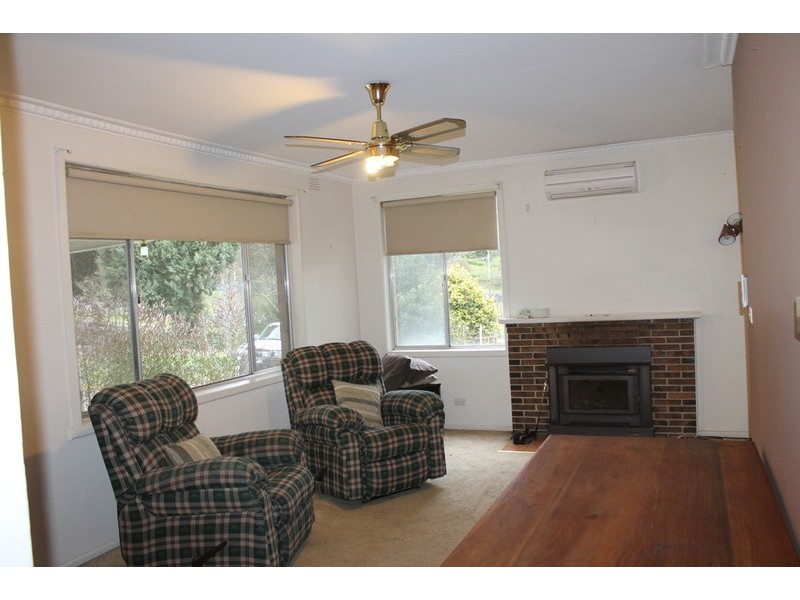 35 Moore Avenue, Montrose VIC 3765