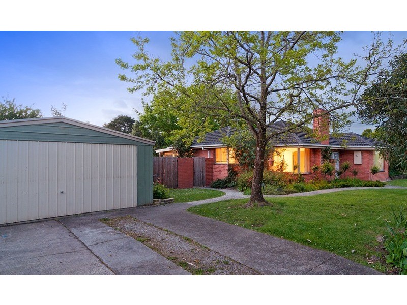 39 Carronvale  Road, Mooroolbark VIC 3138