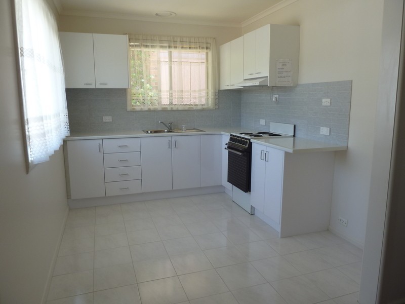 2/6 Central Avenue, Mooroolbark VIC 3138