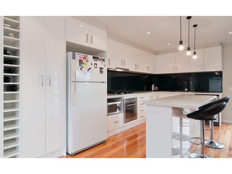 2/27 Bellara Drive, Mooroolbark VIC 3138