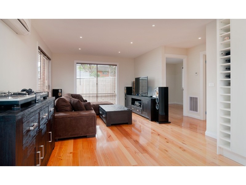 2/27 Bellara Drive, Mooroolbark VIC 3138