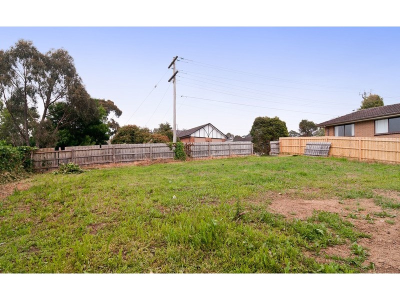 41 Bimbadeen Drive, Mooroolbark VIC 3138