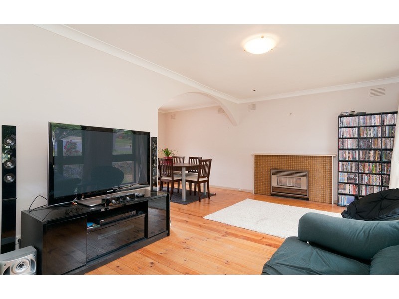 2 Nambour Drive, Mooroolbark VIC 3138