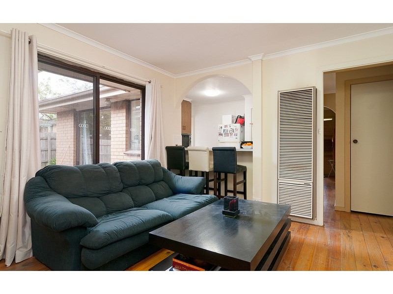 2 Nambour Drive, Mooroolbark VIC 3138