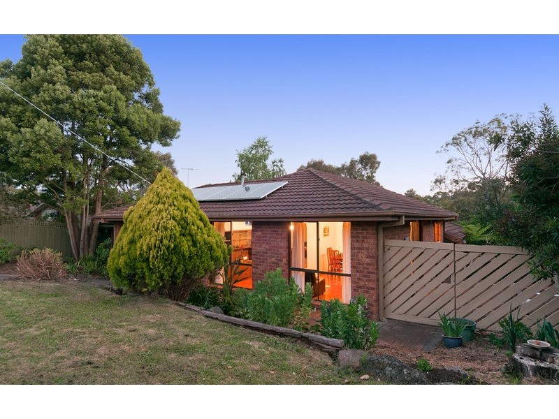 11 Hickman Place, Seville VIC 3139
