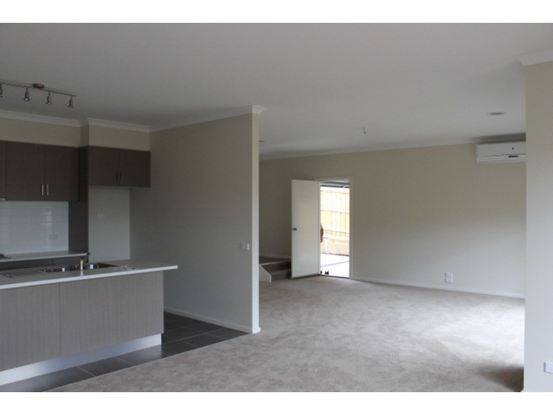 2/7 Crestway, Lilydale VIC 3140