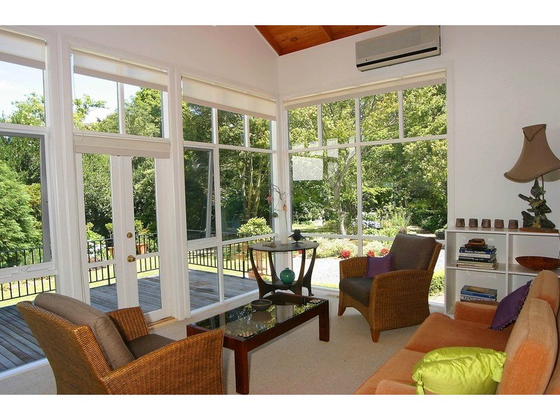 6 The Crescent, Sassafras VIC 3787