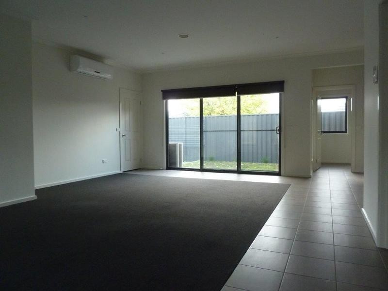 2/5 Gladstone Street, Lilydale VIC 3140