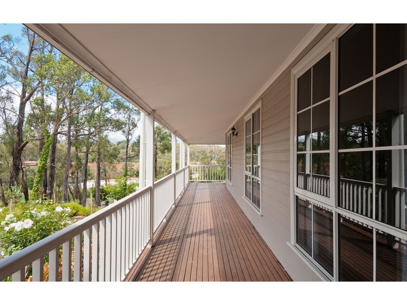 32 Queens  Road, Silvan VIC 3795