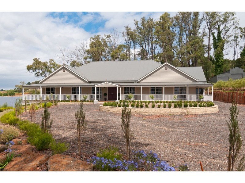 32 Queens  Road, Silvan VIC 3795