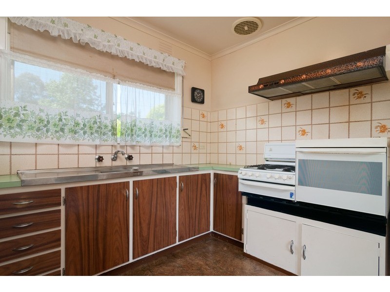 32 Winyard Drive, Mooroolbark VIC 3138