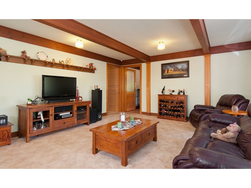 1 Parklands Avenue, Chirnside Park VIC 3116