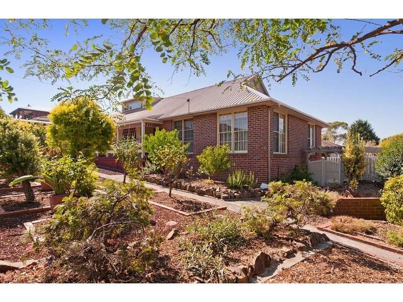 1 Parklands Avenue, Chirnside Park VIC 3116