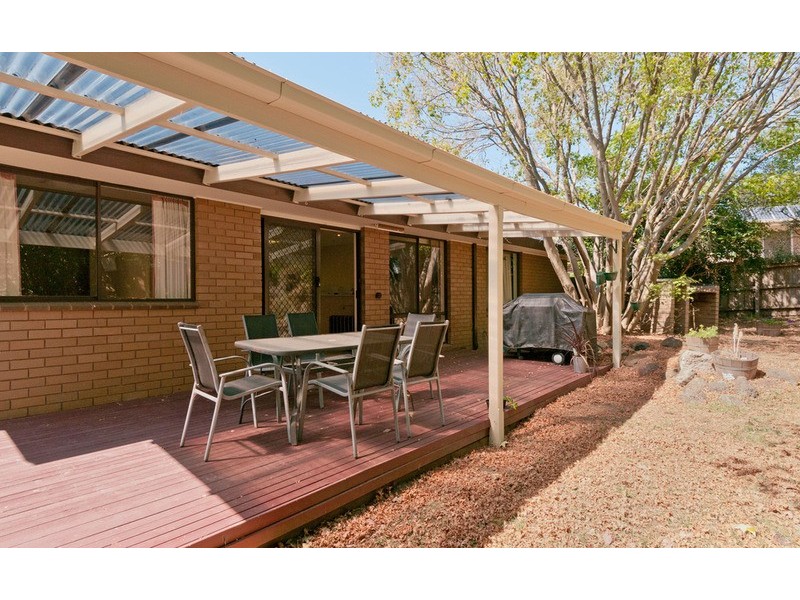 33 Kingswood Drive, Chirnside Park VIC 3116