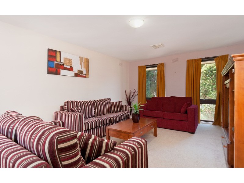 33 Kingswood Drive, Chirnside Park VIC 3116