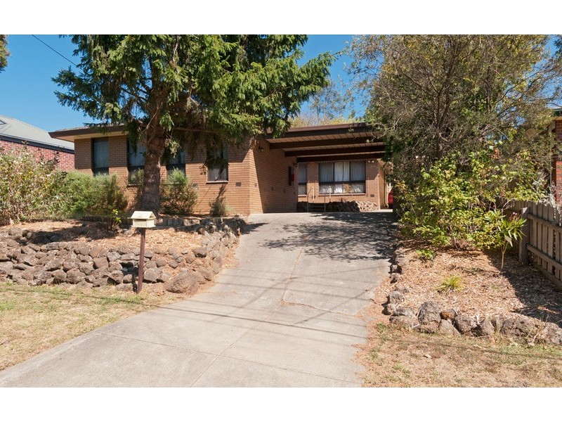 33 Kingswood Drive, Chirnside Park VIC 3116