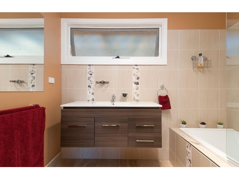 32 Tainton Street, Wandin North VIC 3139