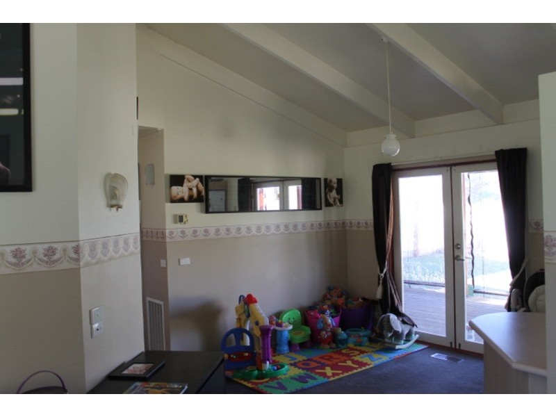 20 School Road, Seville VIC 3139
