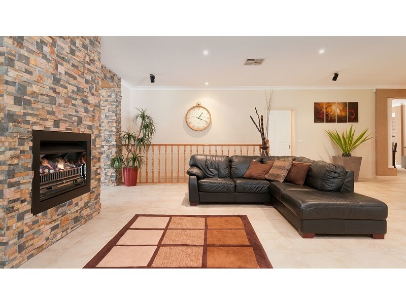 14-18 Priestley Crescent, Mount Evelyn VIC 3796