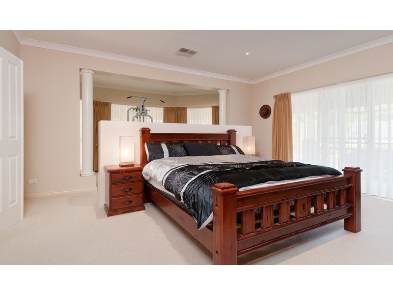 14-18 Priestley Crescent, Mount Evelyn VIC 3796