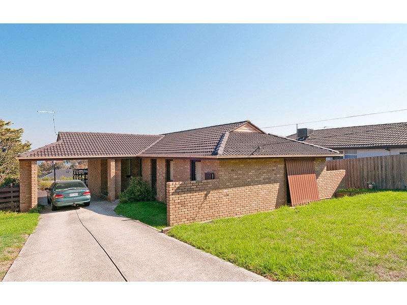 19 Blueberry Road, Mooroolbark VIC 3138