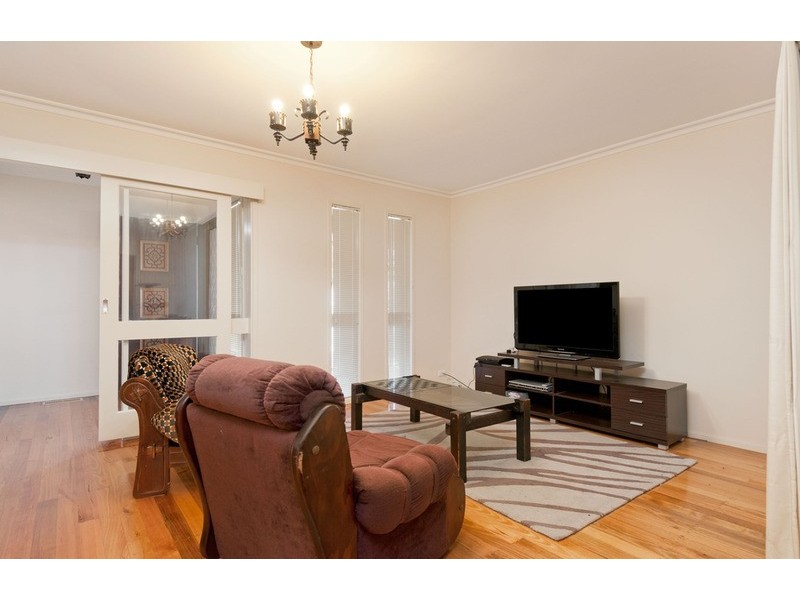 19 Blueberry Road, Mooroolbark VIC 3138