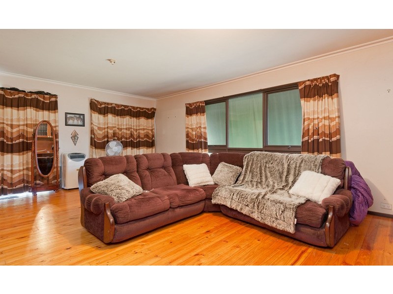 19 Blueberry Road, Mooroolbark VIC 3138