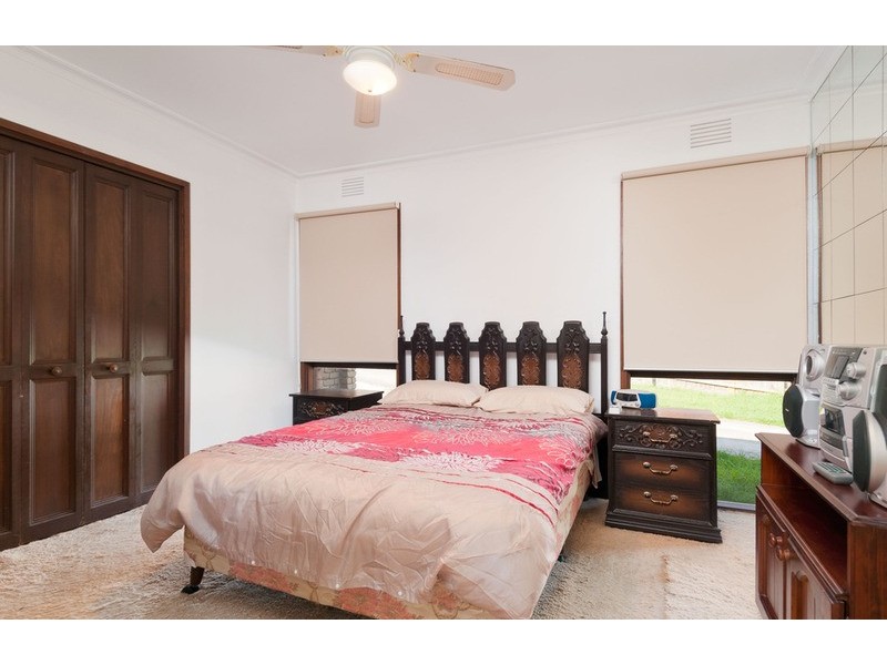 19 Blueberry Road, Mooroolbark VIC 3138