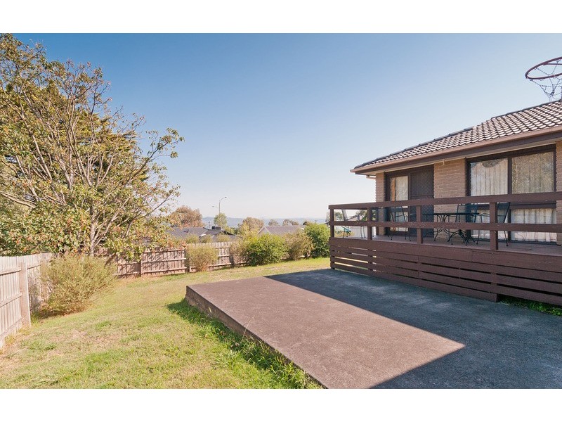 19 Blueberry Road, Mooroolbark VIC 3138