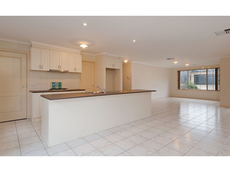 3 Joel Place, Mooroolbark VIC 3138