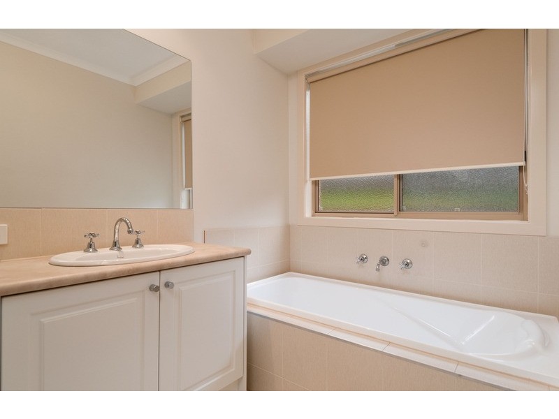 3 Joel Place, Mooroolbark VIC 3138