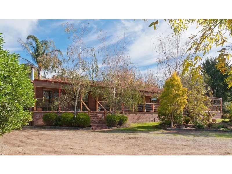 16 Hyne  Street, Lilydale VIC 3140