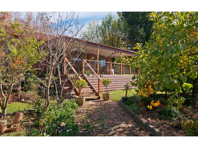 16 Hyne  Street, Lilydale VIC 3140