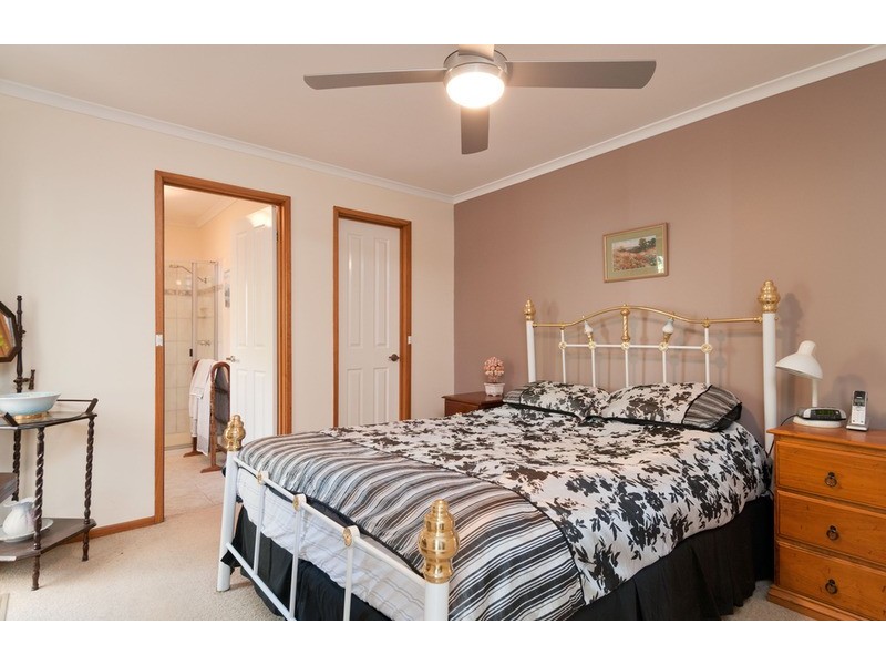 16 Hyne  Street, Lilydale VIC 3140