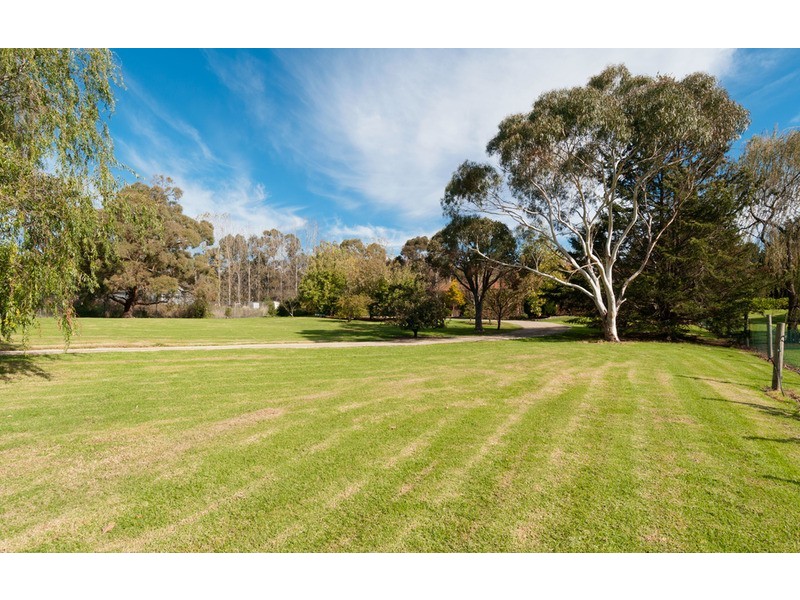 16 Hyne  Street, Lilydale VIC 3140