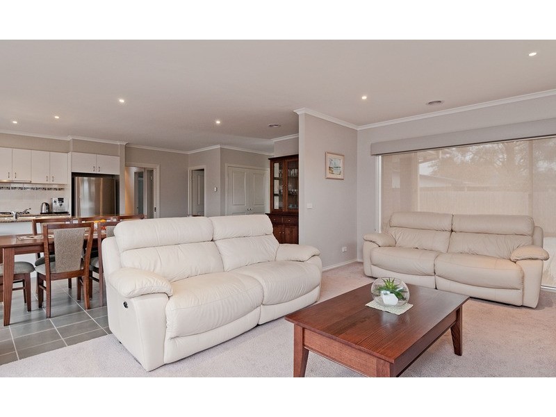 9A Hillview Drive, Kilsyth VIC 3137