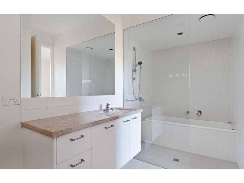 3 Henley Bridge Road, Chirnside Park VIC 3116