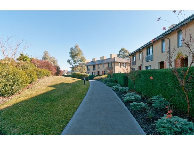 3 Henley Bridge Road, Chirnside Park VIC 3116