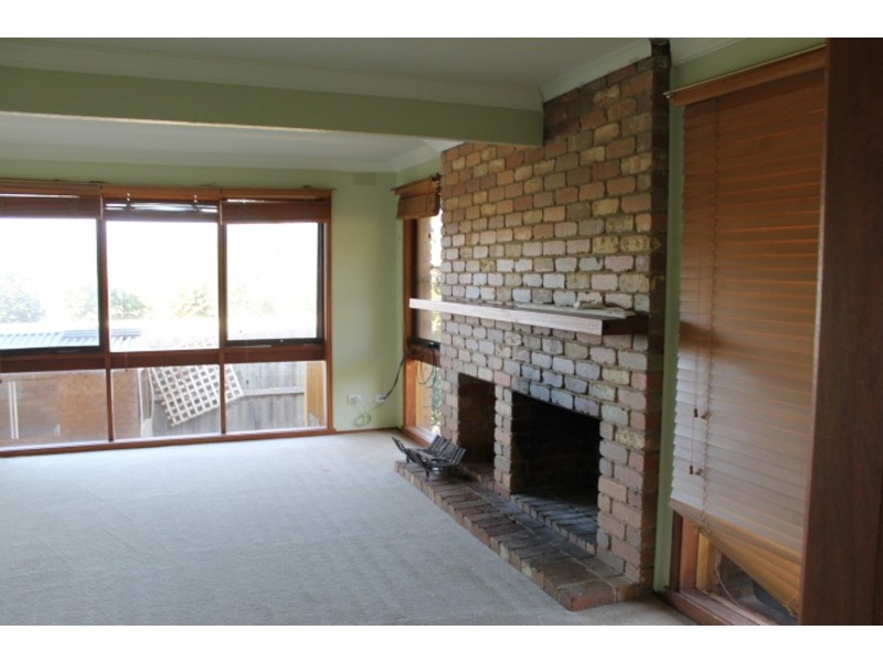 7 Churchill Drive, Mooroolbark VIC 3138