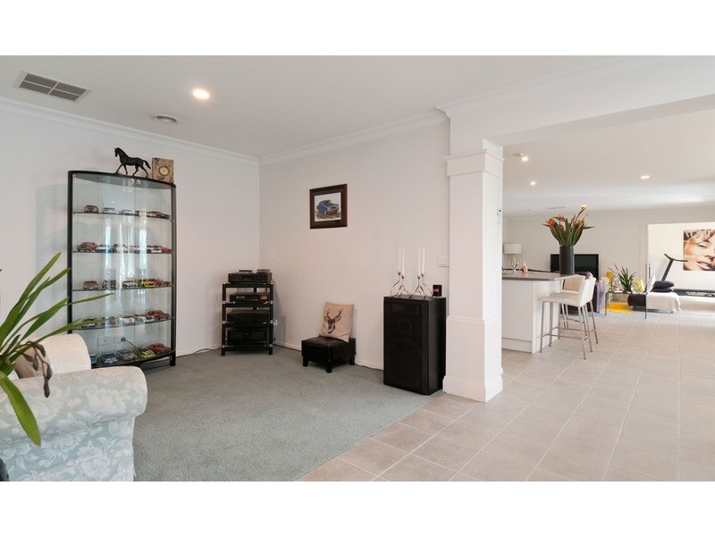 18 Mentor Grove, Lilydale VIC 3140