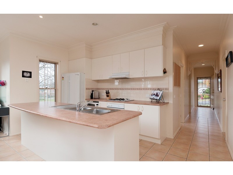 9 Bromley Close, Chirnside Park VIC 3116