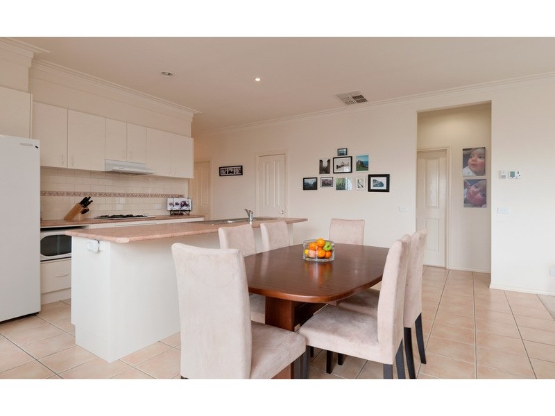 9 Bromley Close, Chirnside Park VIC 3116