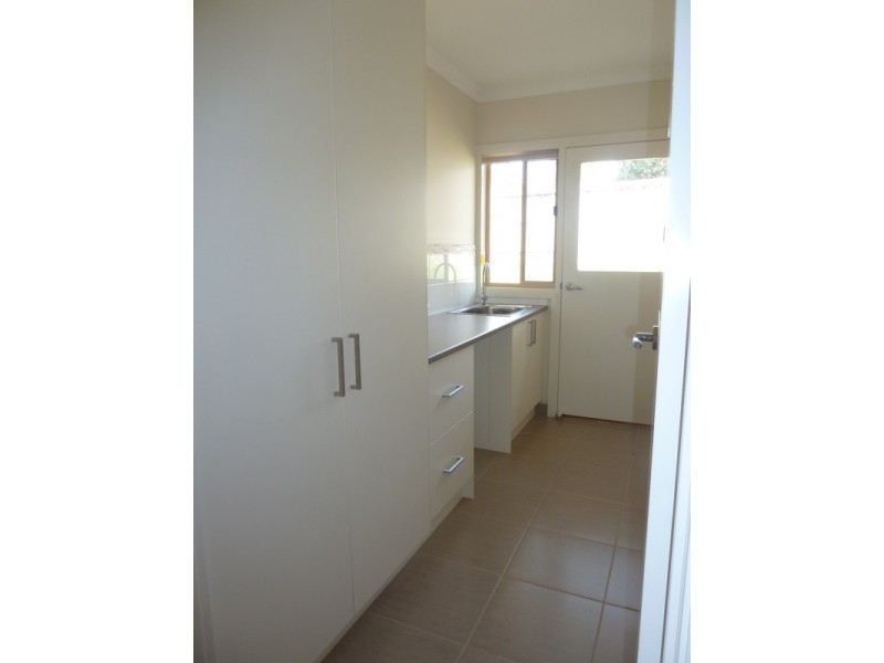 2/24 Crown Point, Chirnside Park VIC 3116