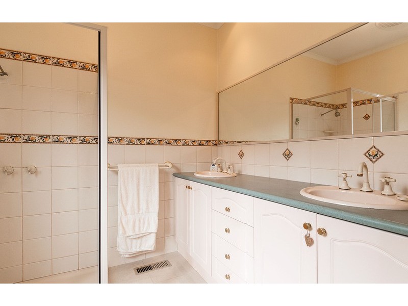 18 Woodlee Rise, Lilydale VIC 3140