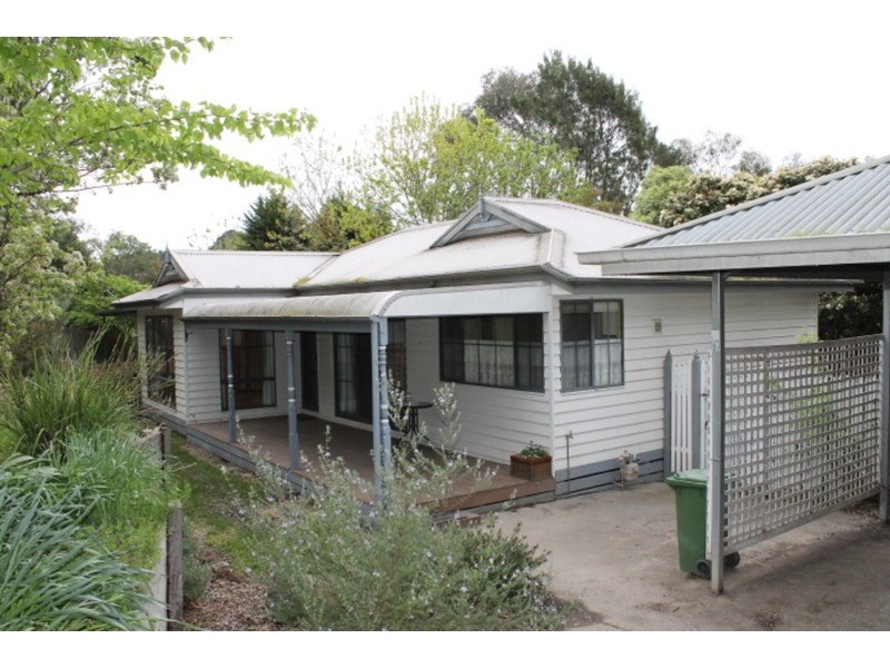 1 Commercial  Road, Mount Evelyn VIC 3796